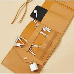 Glass‎ Ladder & Co. Katherine Tech Organizer Roll